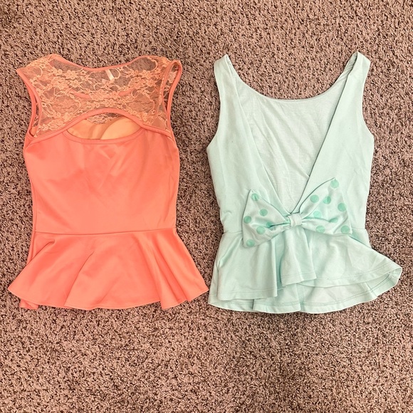 Top Ruffle Blouses Bundle / Size M - Picture 5 of 5